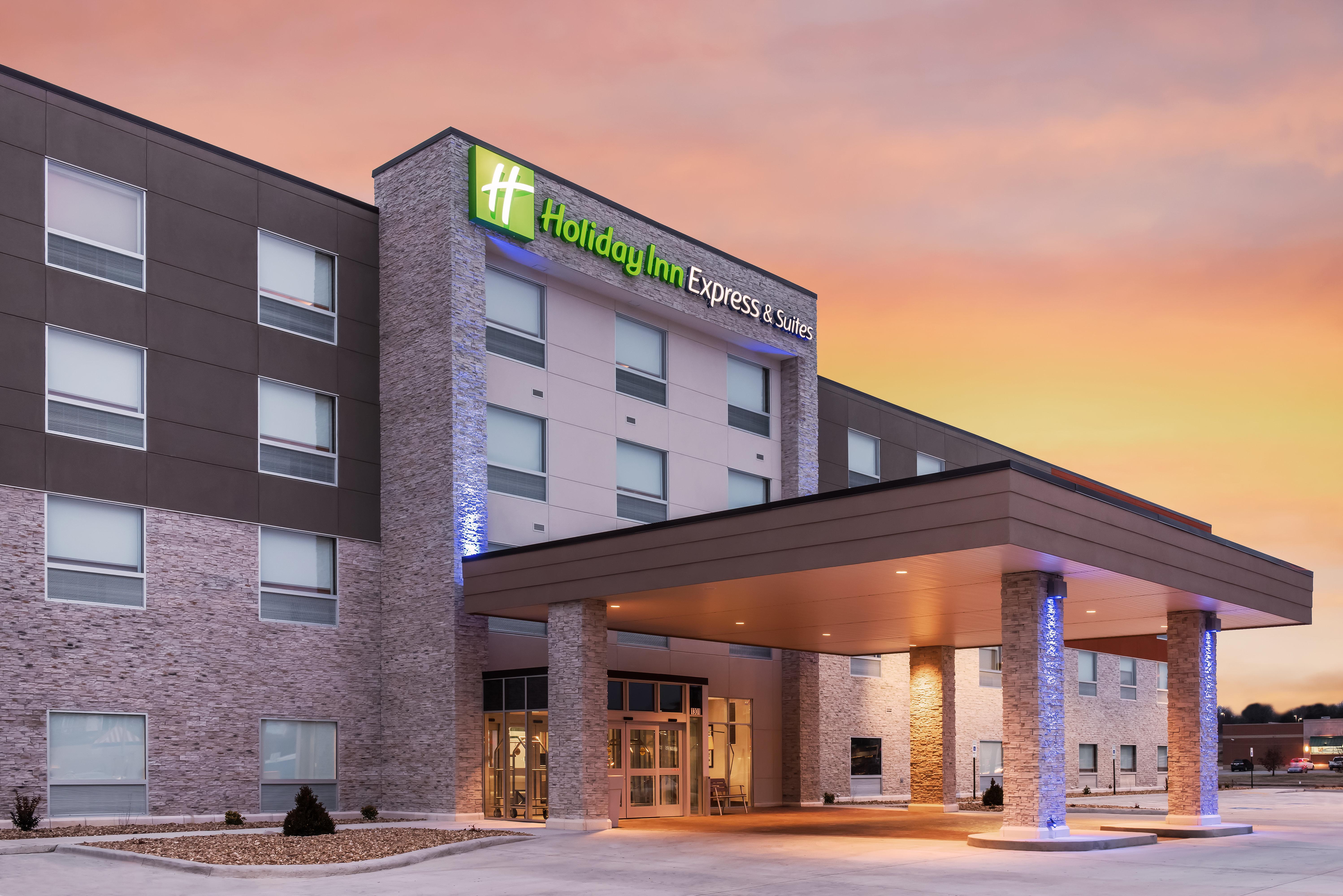 Holiday Inn Express & Suites West Plains Southwest By Ihg Exterior photo