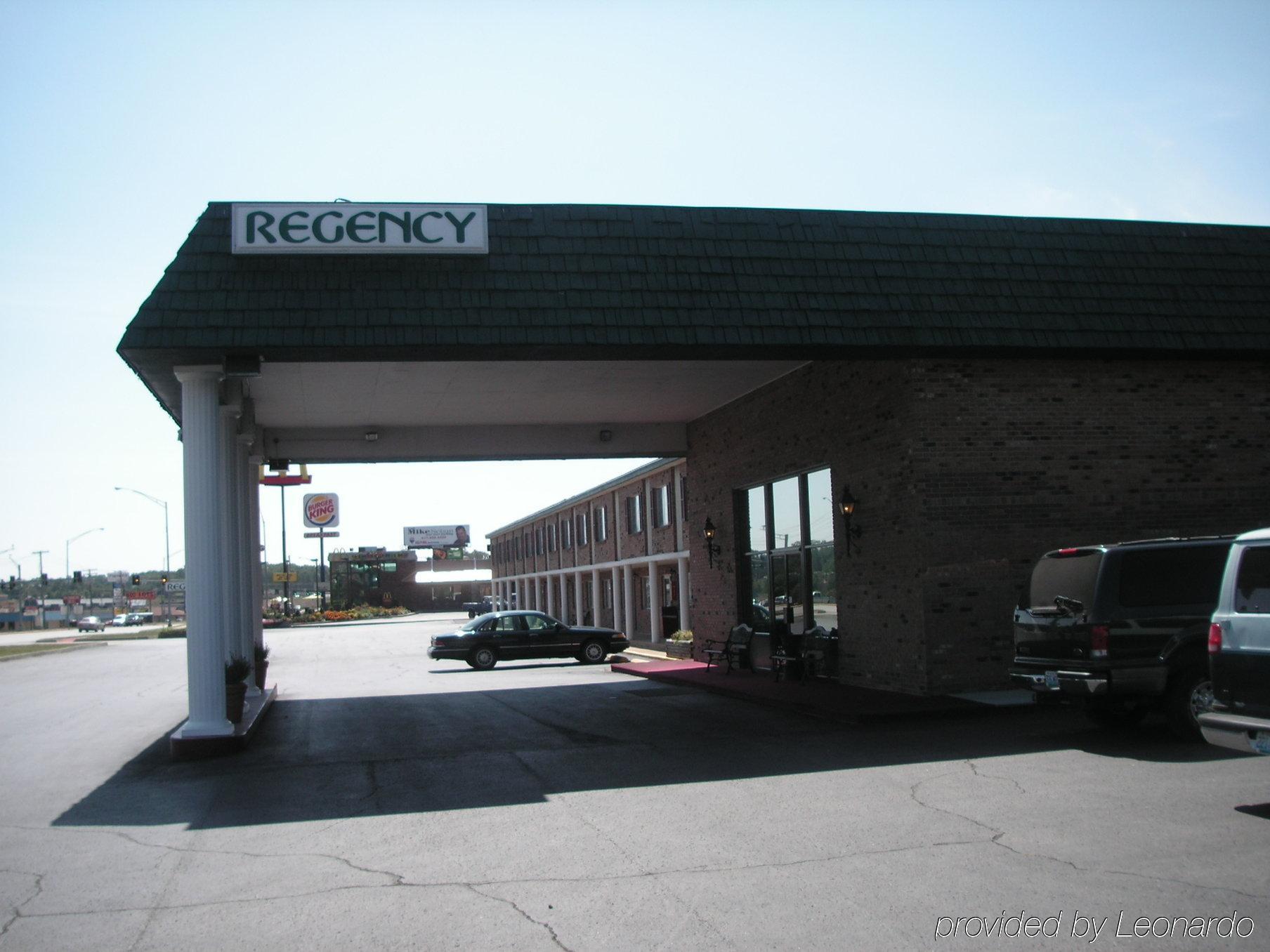 Holiday Inn Express & Suites West Plains Southwest By Ihg Exterior photo